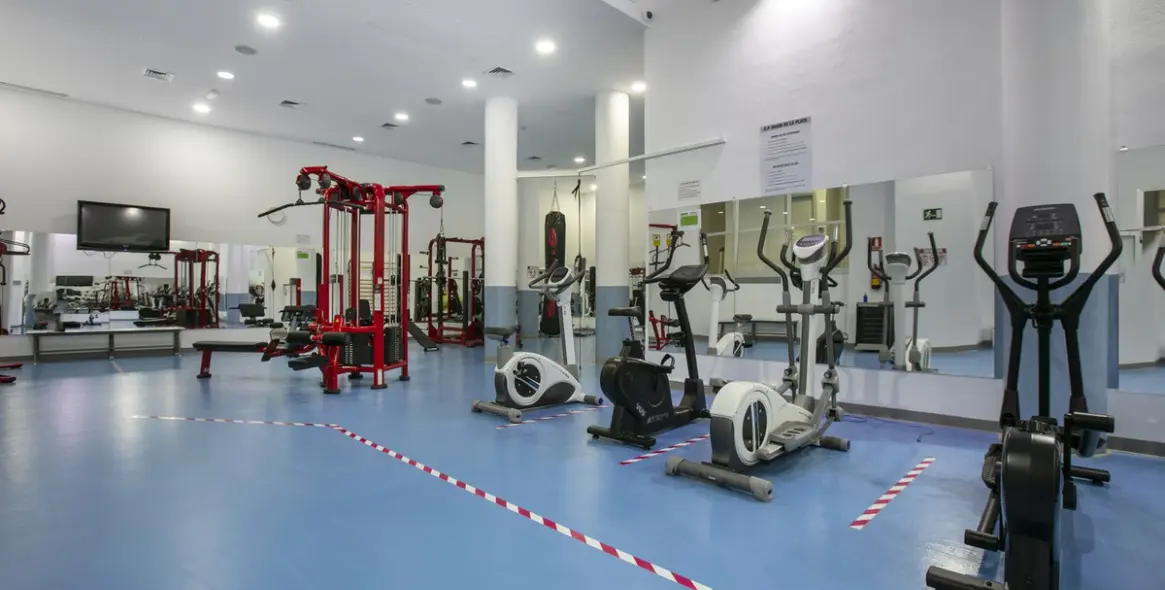 Sale of penthouse duplex in Estepona 21