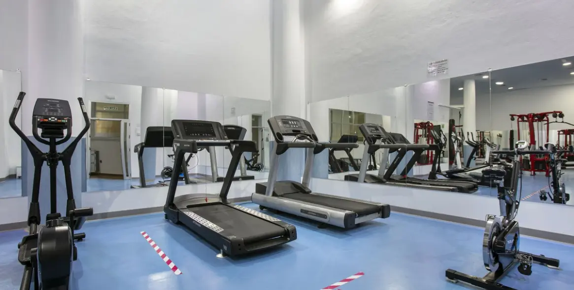 Sale of penthouse duplex in Estepona 23