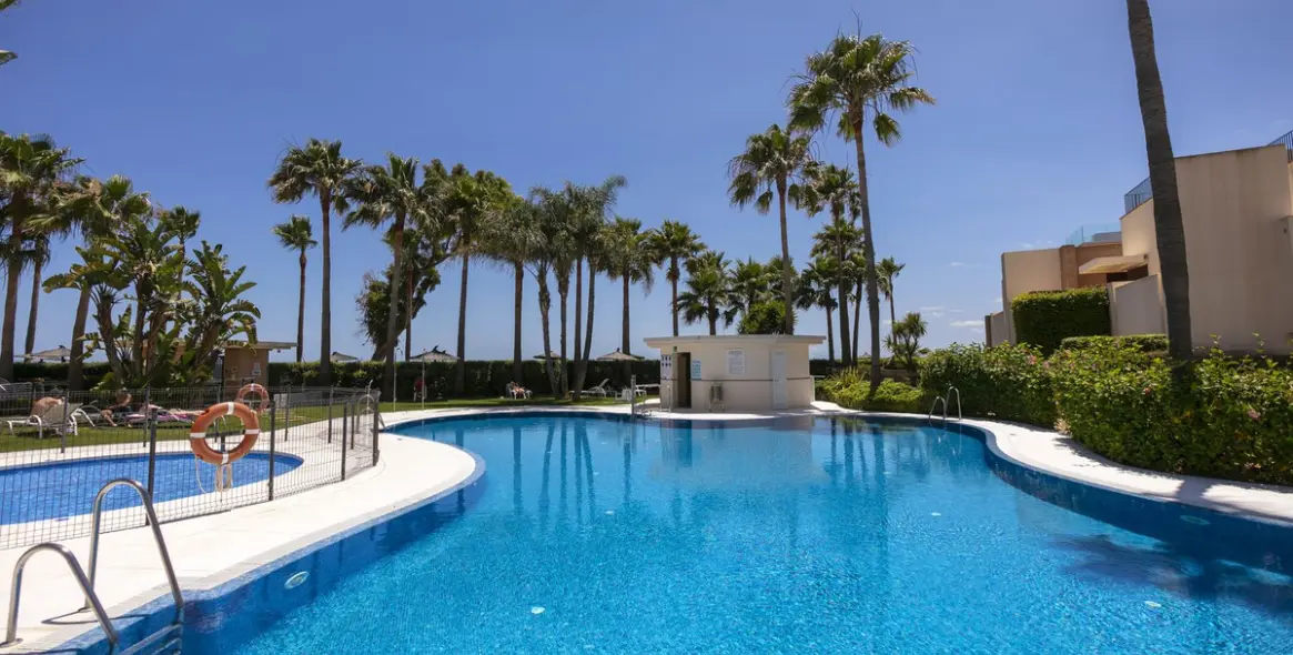 Sale of penthouse duplex in Estepona 25