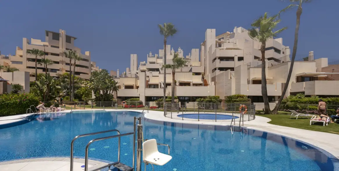 Sale of penthouse duplex in Estepona 27