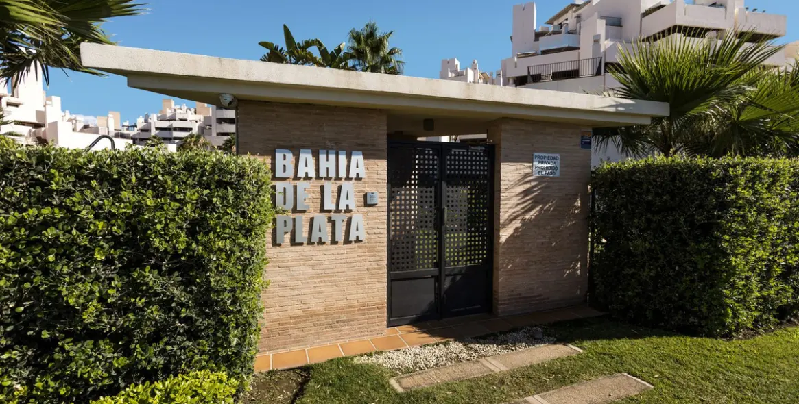 Sale of penthouse duplex in Estepona 36