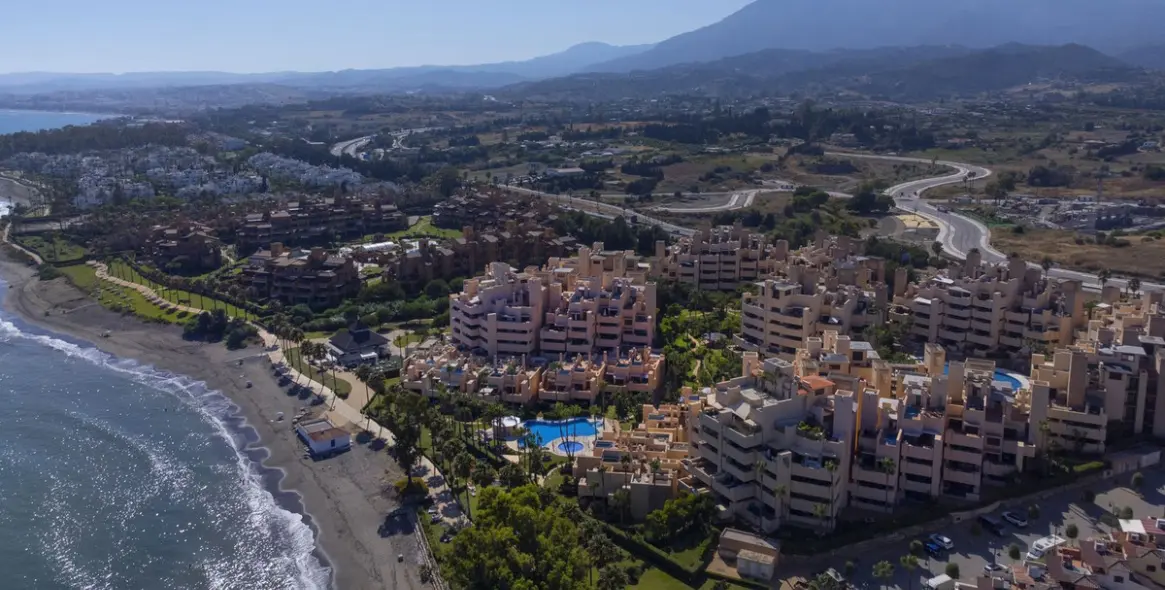 Sale of penthouse duplex in Estepona 41