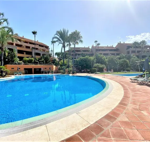 Ground floor apartment R5048143