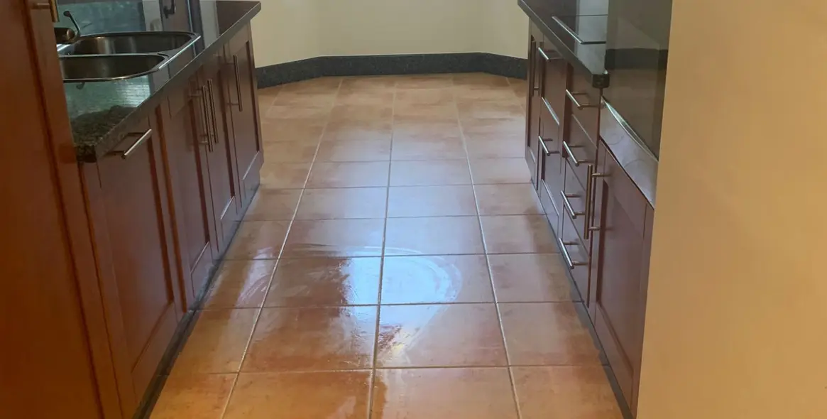 Sale of ground floor apartment in Marbella East (district Bahia De Marbella) 7