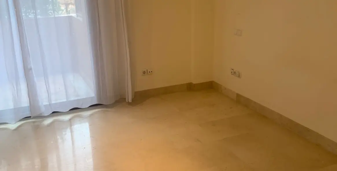 Продажа апартаментов на первом этаже в Bahía de Marbella 8