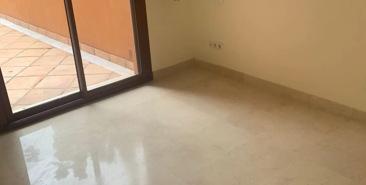 Продажа апартаментов на первом этаже в Bahía de Marbella 16