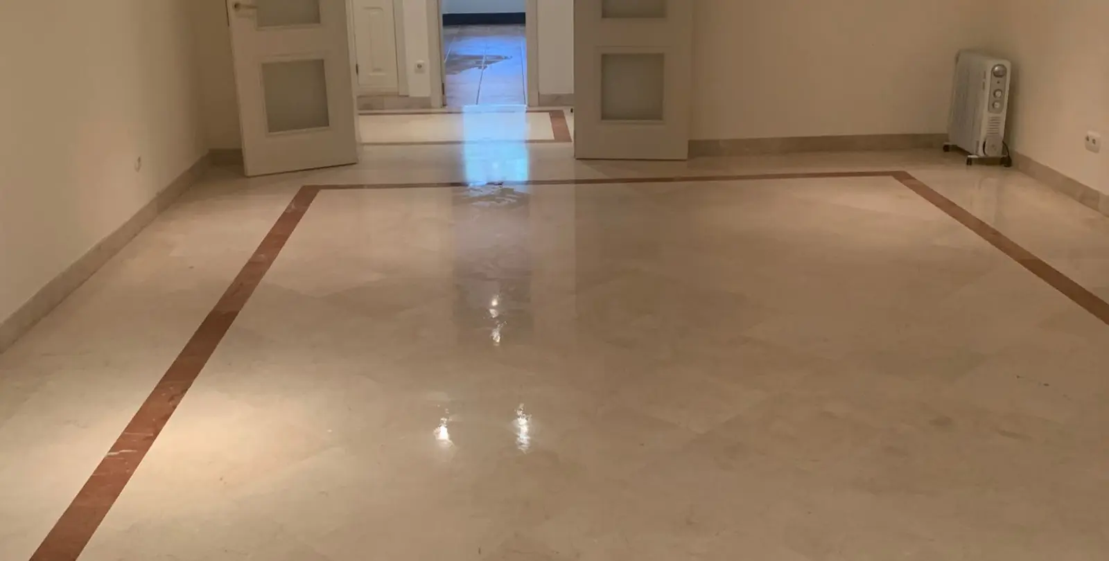 Venta de apartamento en planta baja en Bahía de Marbella 2