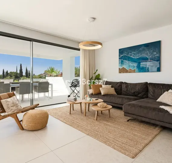 Продажа апартаментов на среднем этаже в Benahavís