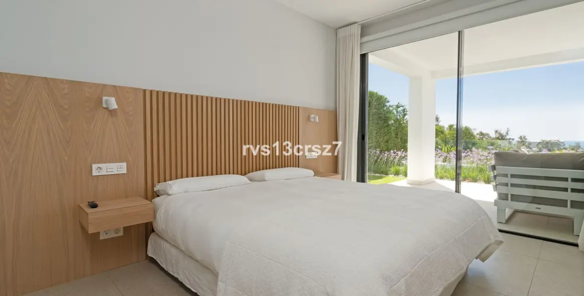 Venta de apartamento en planta media en Benahavís 22