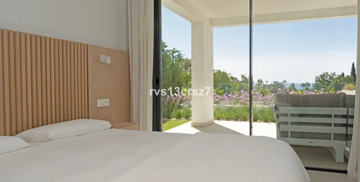 Venta de apartamento en planta media en Benahavís 23