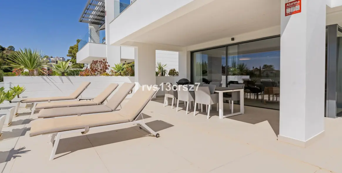 Venta de apartamento en planta media en Benahavís 29