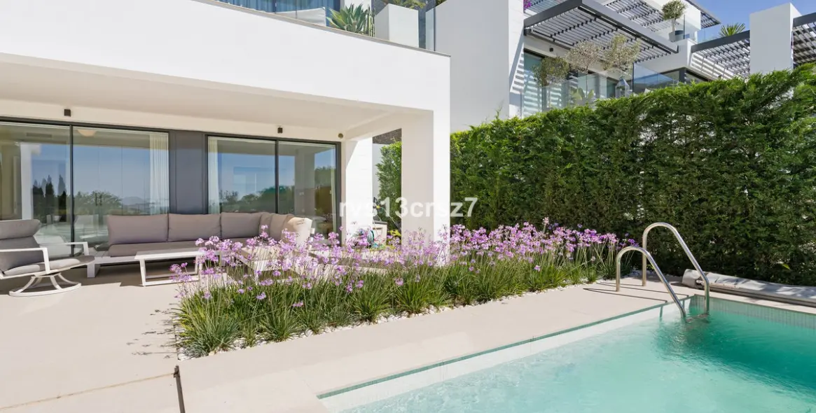 Venta de apartamento en planta media en Benahavís 30