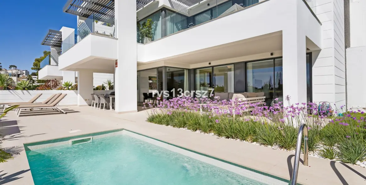 Venta de apartamento en planta media en Benahavís 31