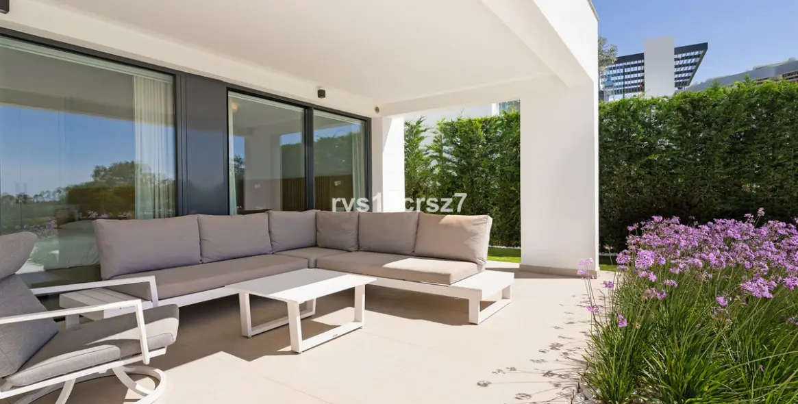 Venta de apartamento en planta media en Benahavís 33