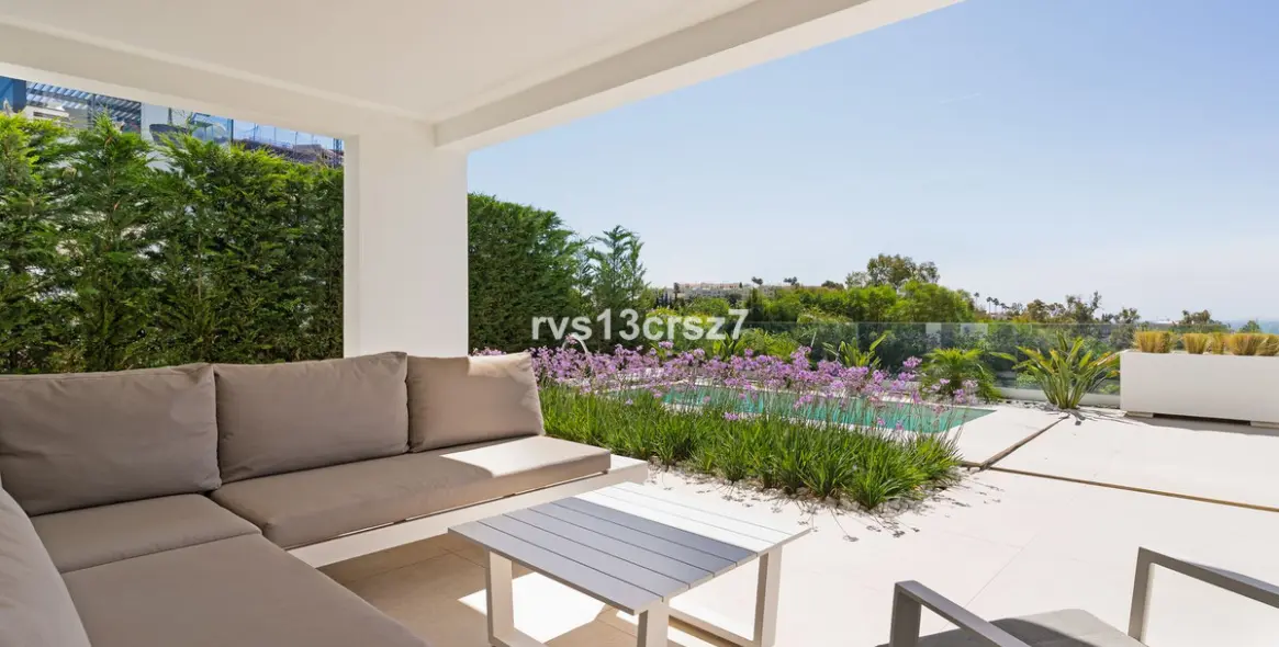 Venta de apartamento en planta media en Benahavís 34