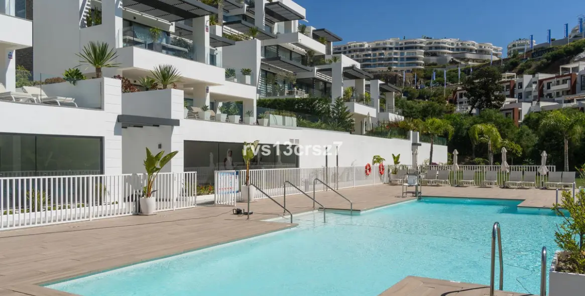 Venta de apartamento en planta media en Benahavís 40