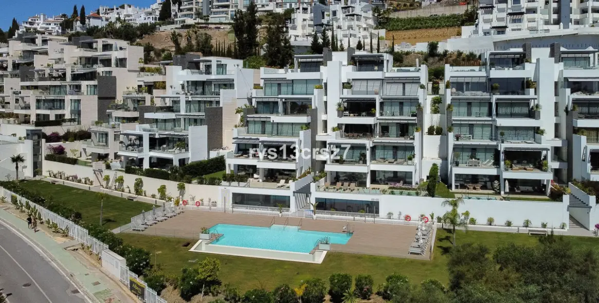 Venta de apartamento en planta media en Benahavís 44