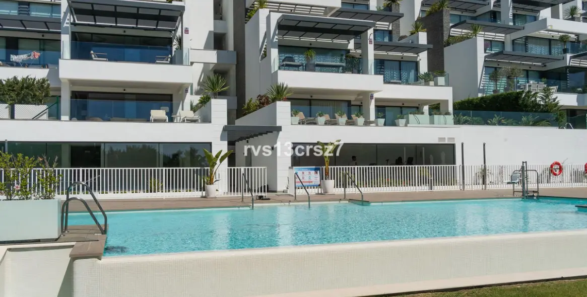 Venta de apartamento en planta media en Benahavís 46