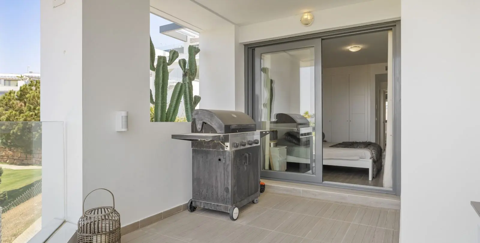 Sale of ground floor apartment in Cabopino 8