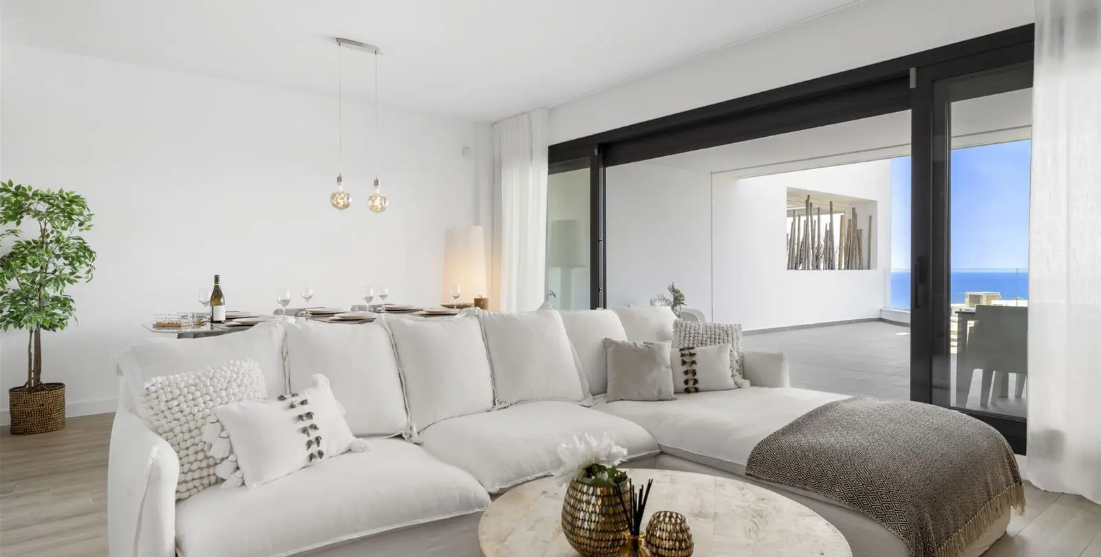 Sale of ground floor apartment in Cabopino 13