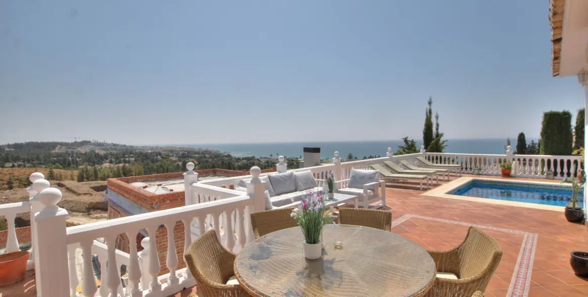 Продажа  отдельно стоящей виллы в La Cala de Mijas 2