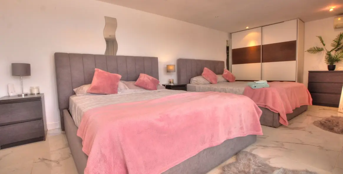 Sale of detached villa in La Cala de Mijas 24