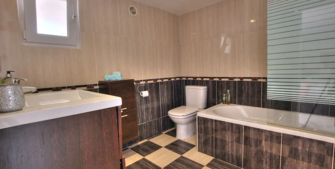 Sale of detached villa in La Cala de Mijas 26