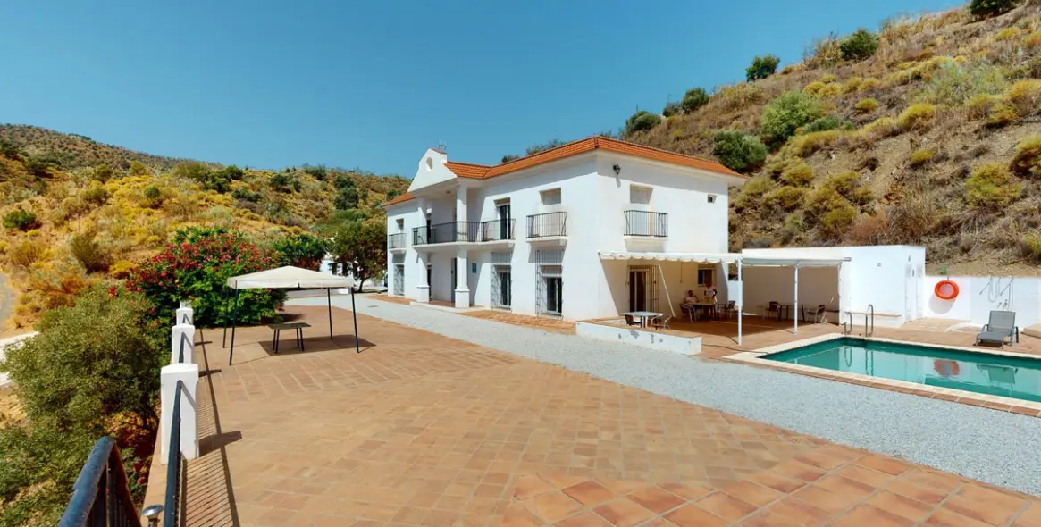 Venta de villa independiente en Macharaviaya 2