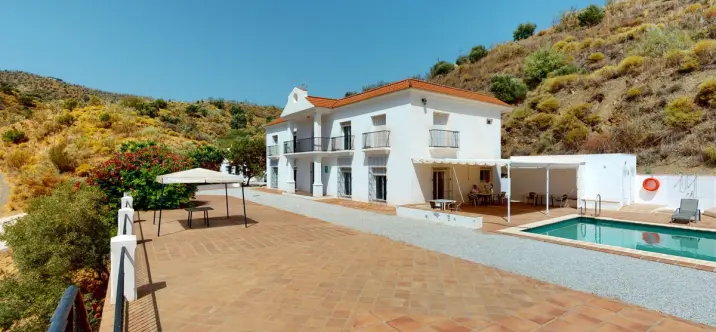 Venta de villa independiente en Macharaviaya 1