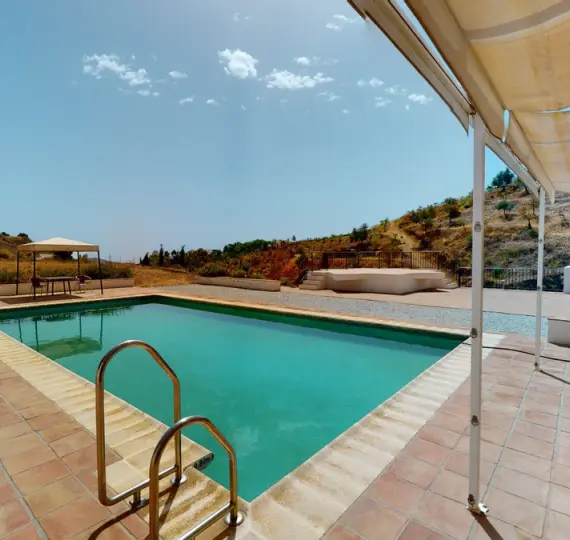 Venta de villa independiente en Macharaviaya