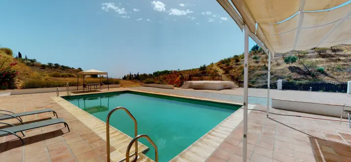 Venta de villa independiente en Macharaviaya 2