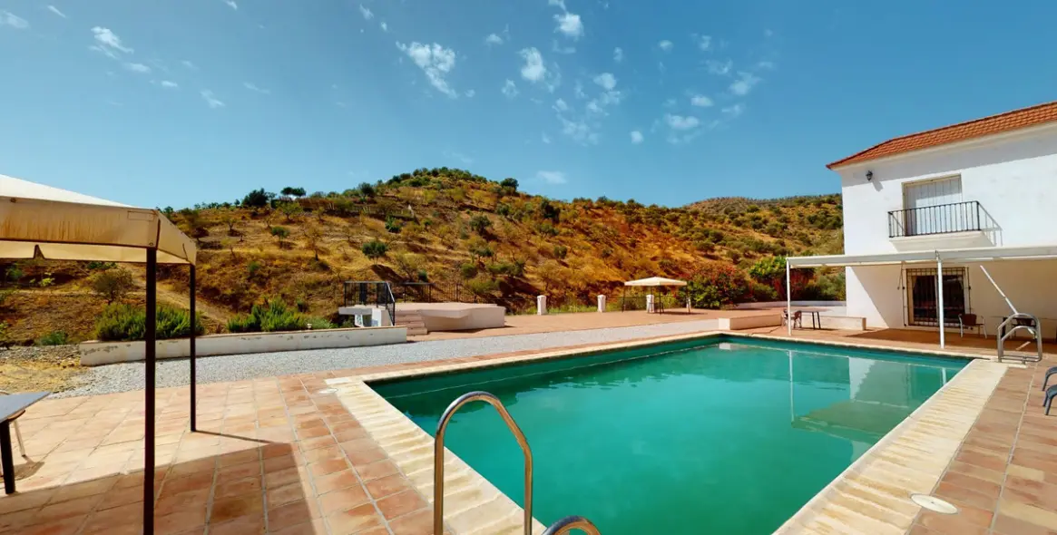 Venta de villa independiente en Macharaviaya 4