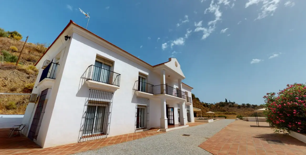 Venta de villa independiente en Macharaviaya 5