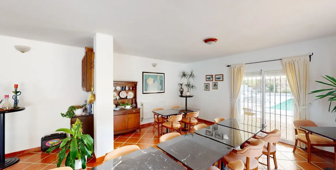 Venta de villa independiente en Macharaviaya 11