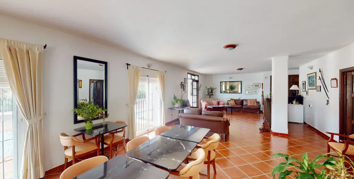 Venta de villa independiente en Macharaviaya 12