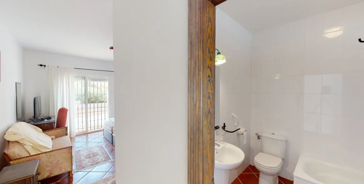 Sale of detached villa in Macharaviaya 21