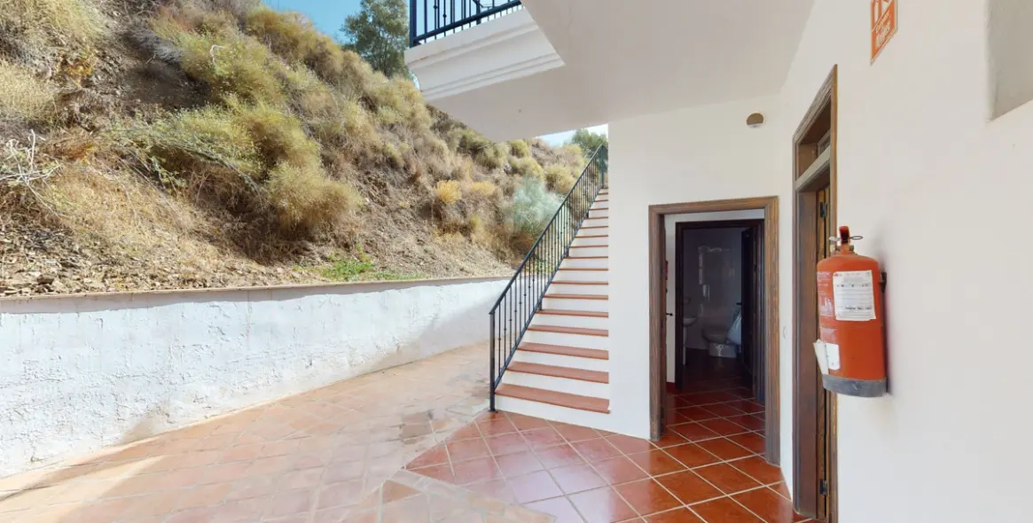 Sale of detached villa in Macharaviaya 26