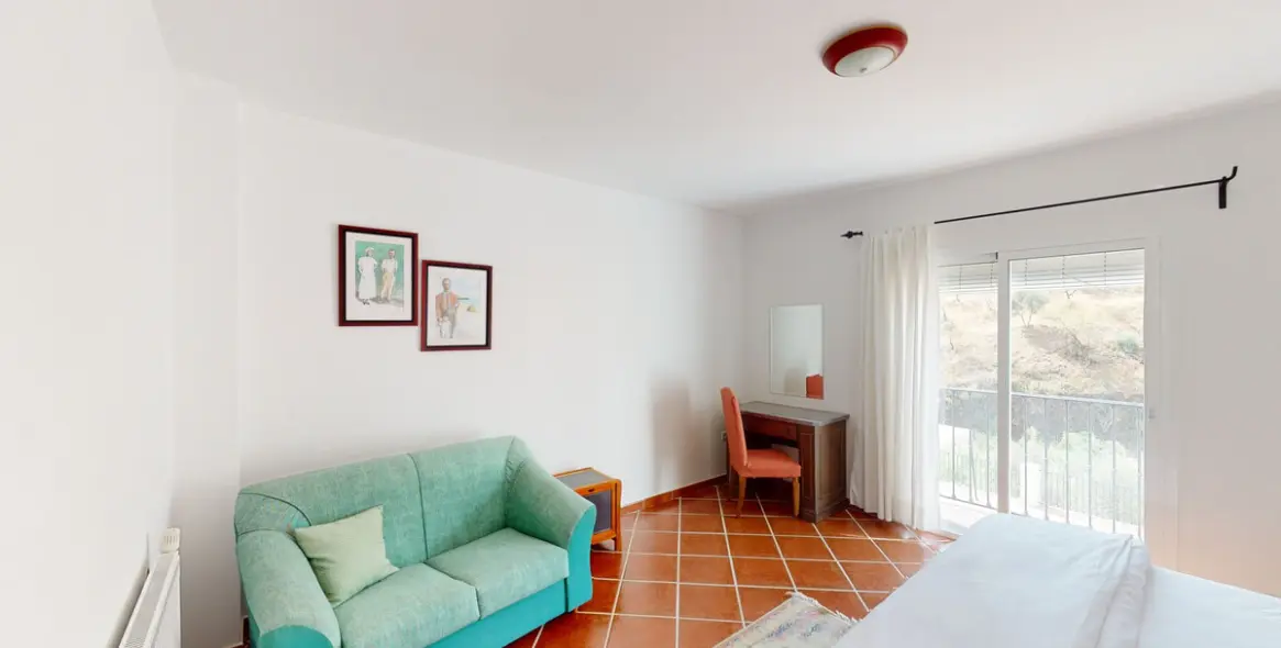 Sale of detached villa in Macharaviaya 34