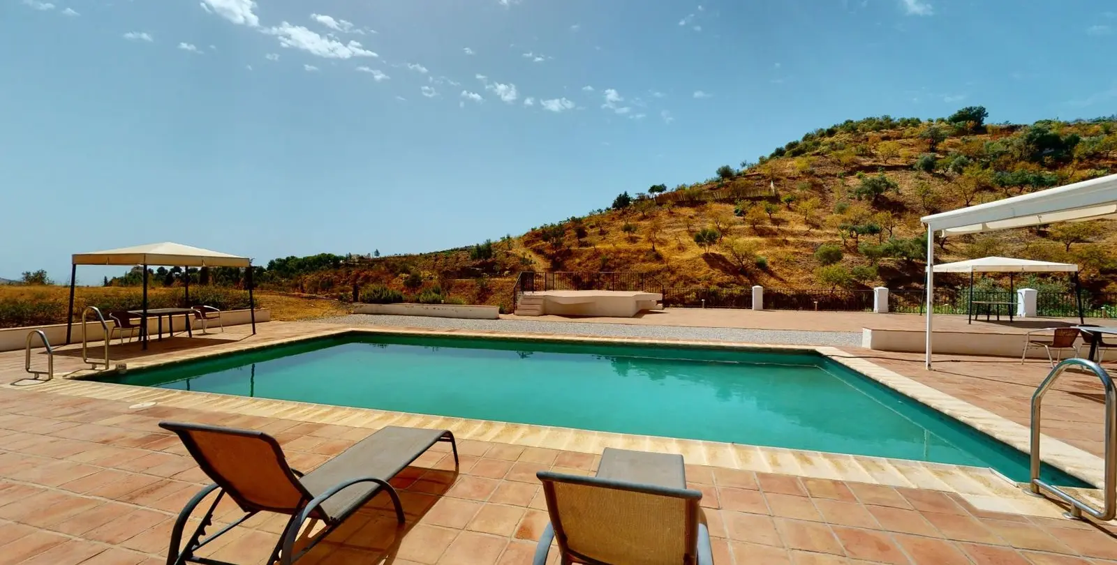Venta de villa independiente en Macharaviaya 48