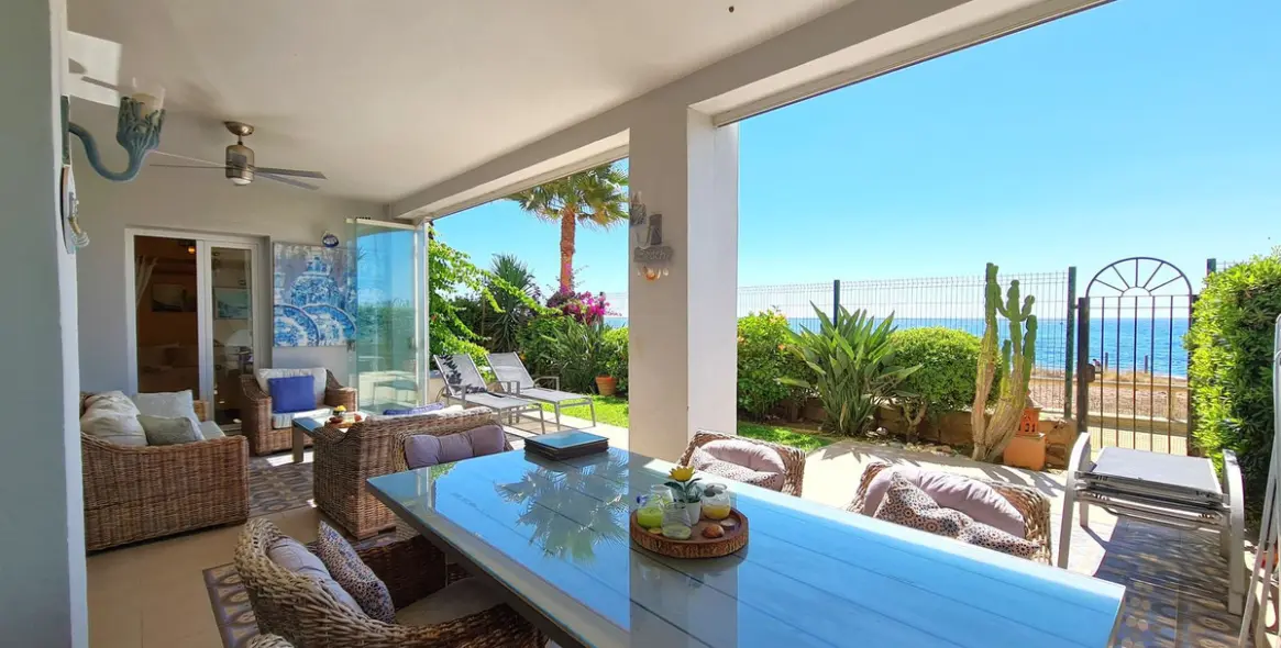 Sale of ground floor apartment in Casares Playa 10