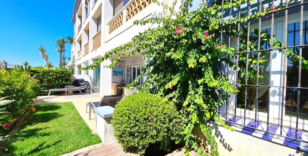 Sale of ground floor apartment in Casares Playa 13