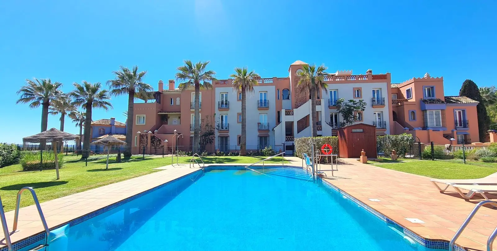 Venta de apartamento en planta baja en Casares Playa 3