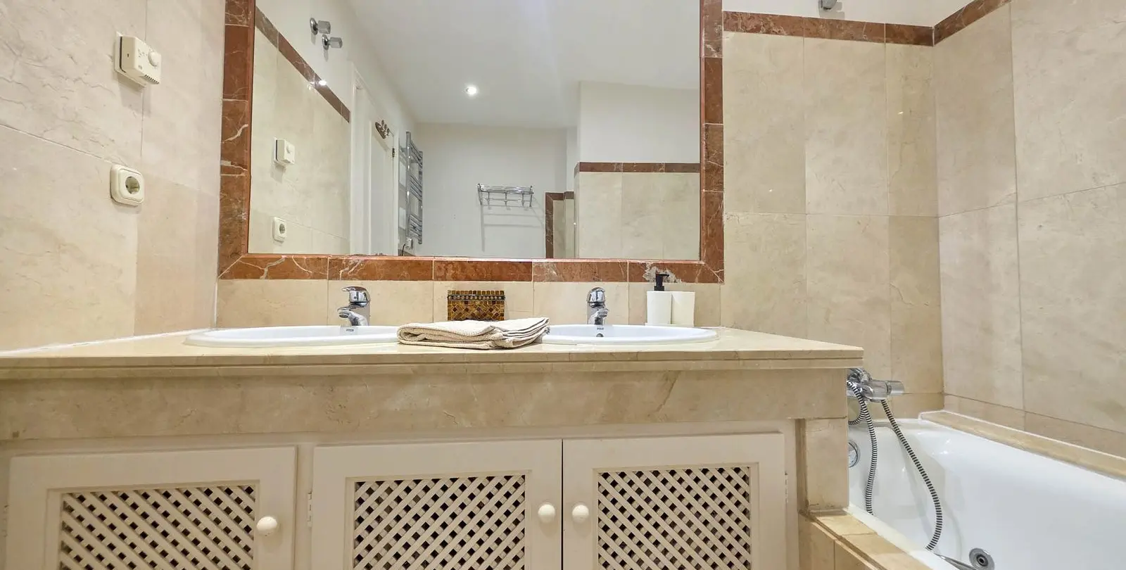 Venta de apartamento en planta baja en Casares Playa 34