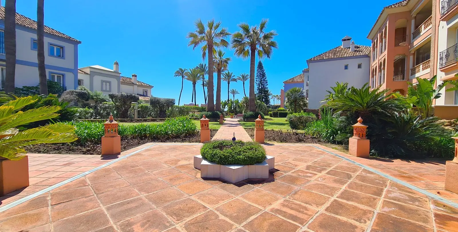 Venta de apartamento en planta baja en Casares Playa 48