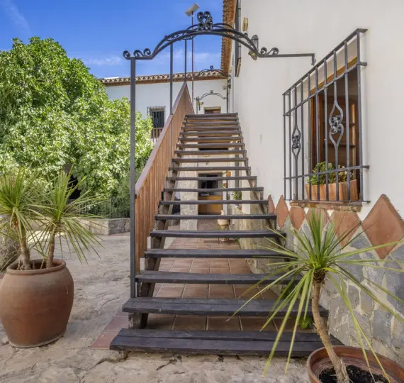 Venta de hotel en Benaoján