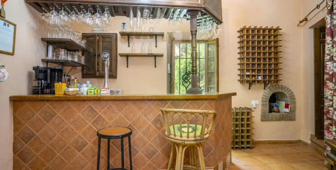 Продажа отеля в Benaoján 30