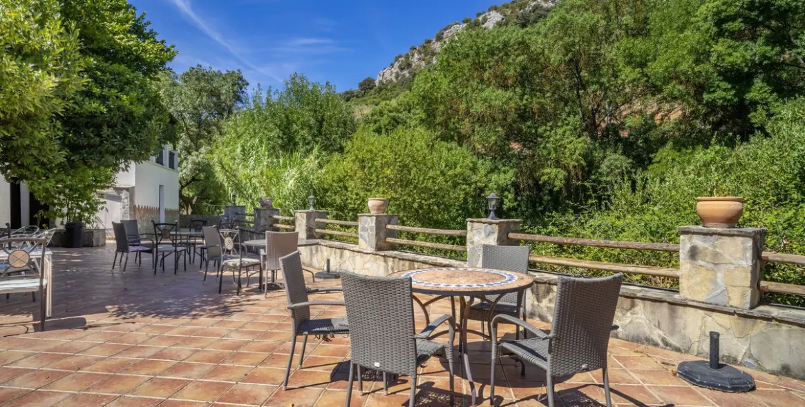 Продажа отеля в Benaoján 34