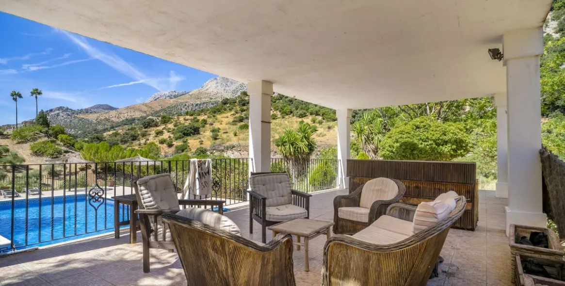 Продажа отеля в Benaoján 37