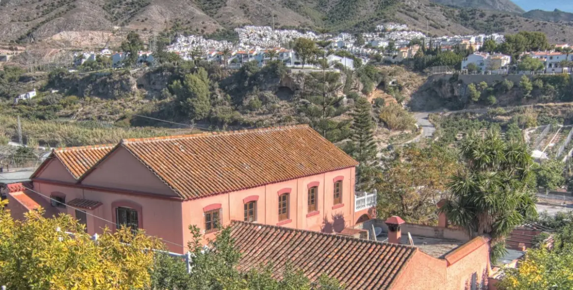 Sale of detached villa in Nerja 1