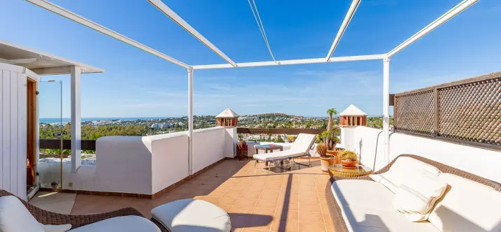 Sale of penthouse duplex in Nueva Andalucía 2